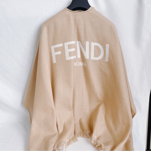FENDI logo intarsia fringed wool poncho cape wrap - Picture 8 of 10
